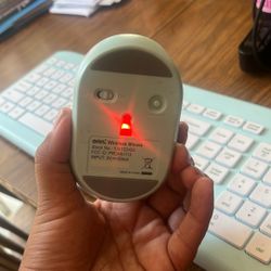 Onn. Wireless Keyboard and Compact Mouse 