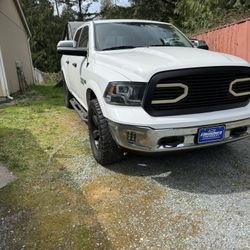 2015 Ram 1500 Outdoorsman Crew Cab 4x4 – 5.7 HEMI