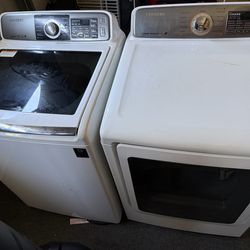 Samsung 7000 Series High-Capacity Laundry Set