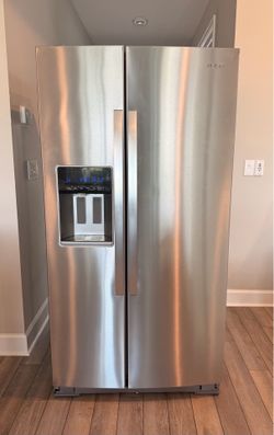Refrigerator – whirlpool Gould side-by-side – 21 ft.³ stainless steel. Excellent!!