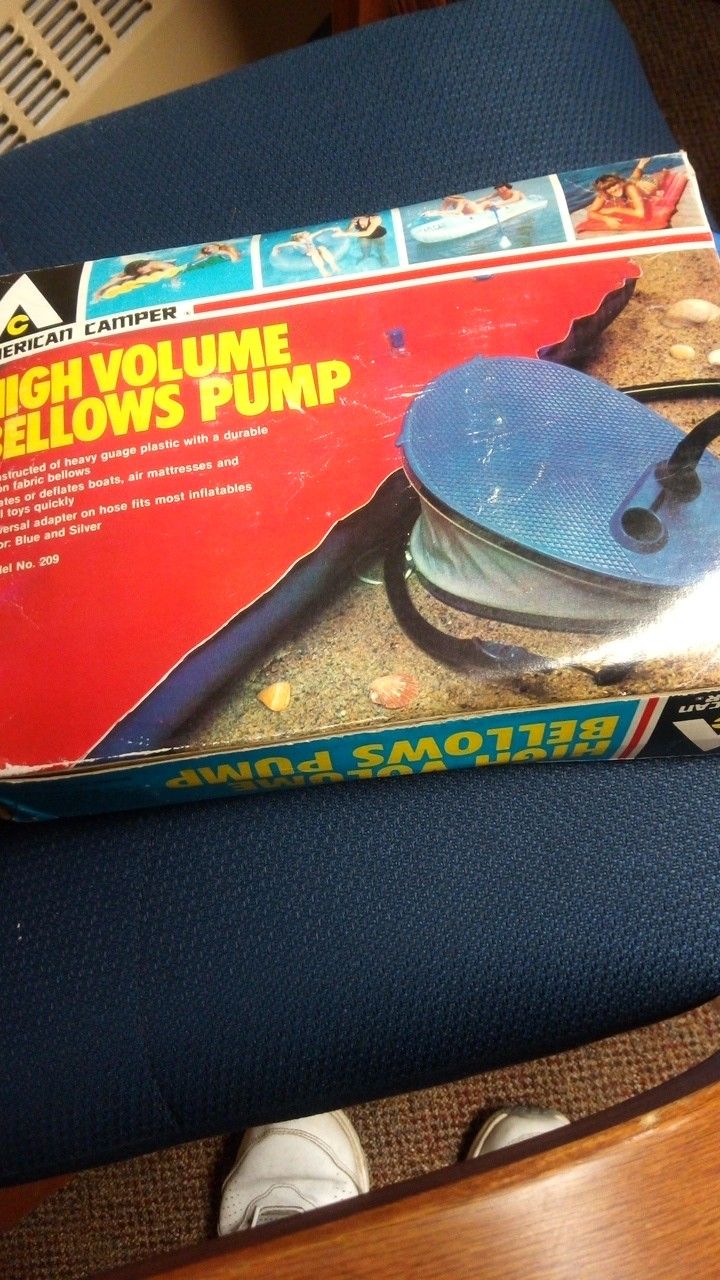 High-volume bellows pump