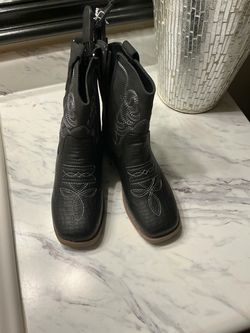 New Children Boots Size 4