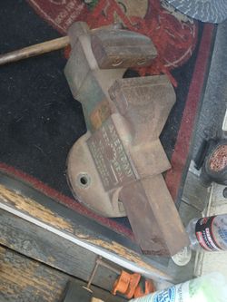 Lg.  Anvil Bench Vise