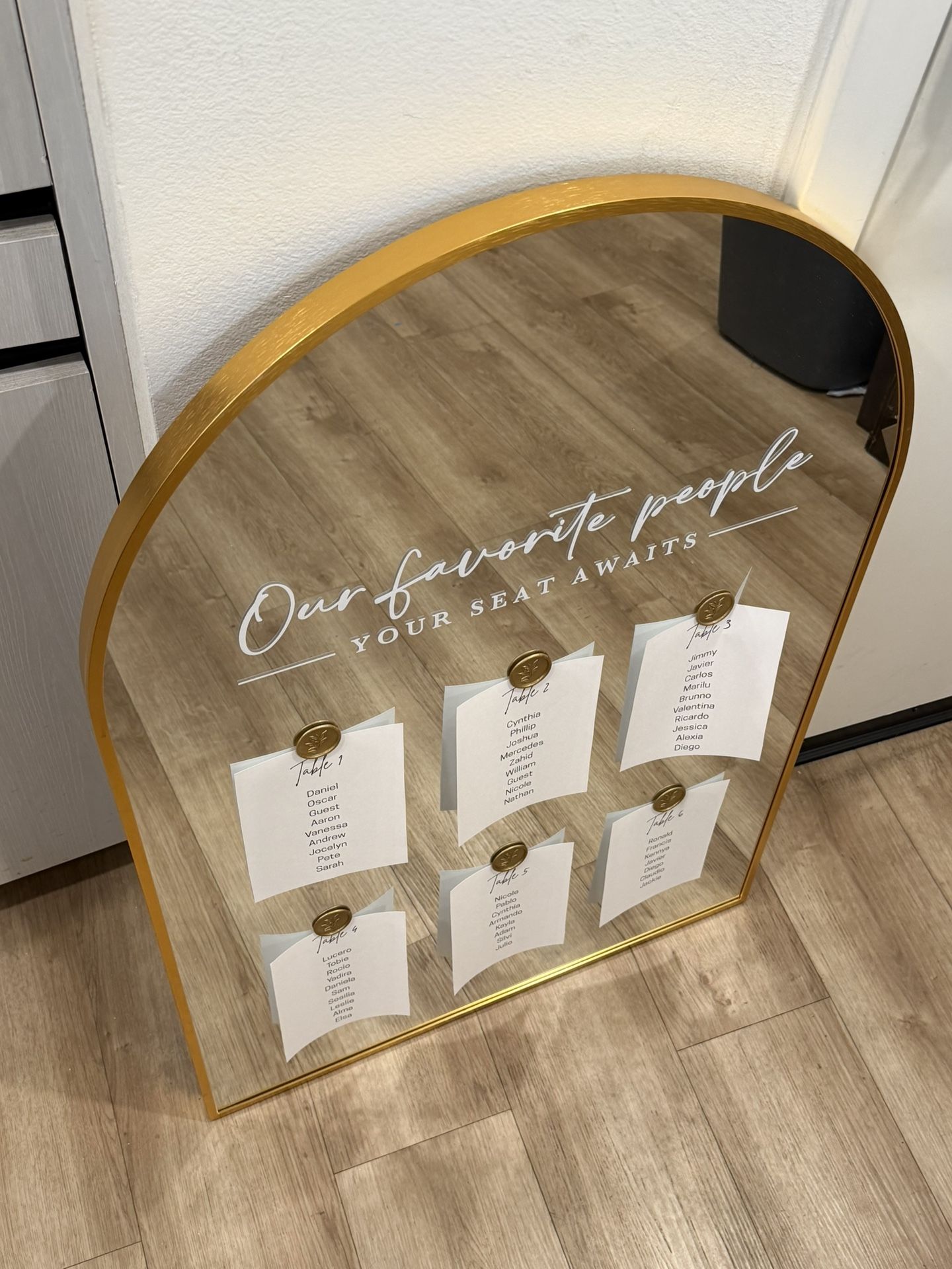Gold Framed Mirror Seating Chart – Elegant Wedding Display