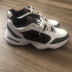 Nike Air Monarch