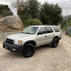 2000 Toyota 4runner 2WD 2.7 Liter