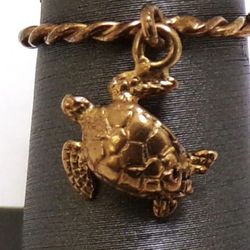Adorable 14k Solid Gold Turtle Ring - Size 6