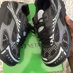 Bottega Veneta Size 8 Black 