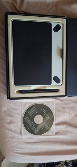 Wacom Intuos Small White Drawing Tablet