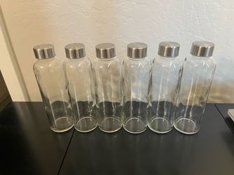 Set of 6 glass bottles - 18 oz with lids