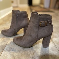 Forever 21, Ankle Boots, Color-Taupe, Suede, Buckle with zipper closure, size 7.5