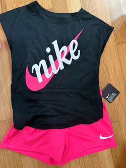 Girls Nike Set Shorts & Tshirt Size 6