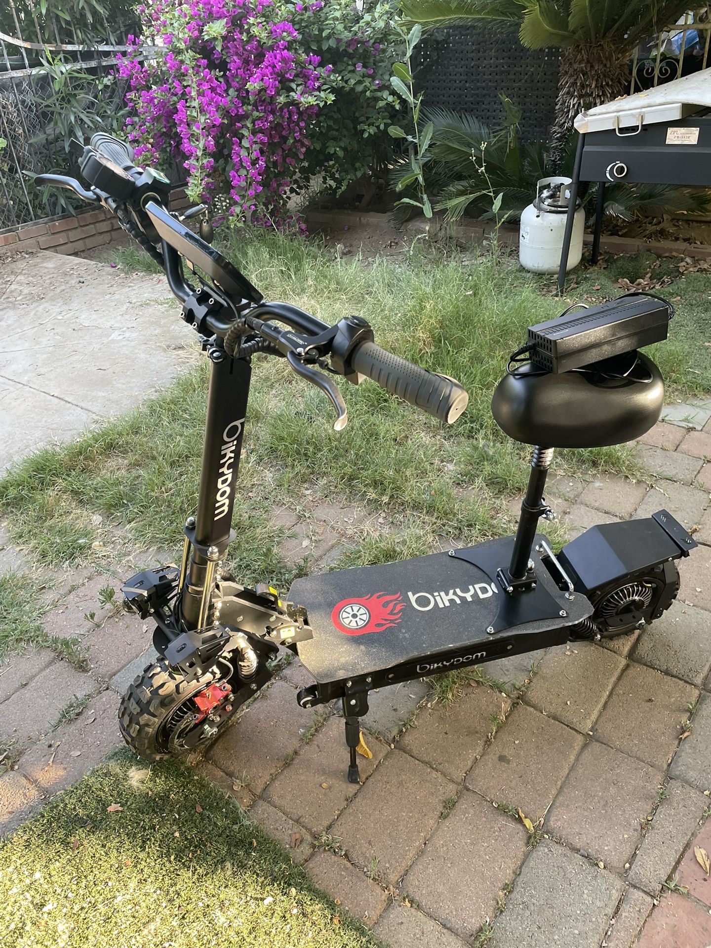 Scooter Bikydom de 5600 W Y 60 V