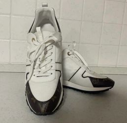 LOUIS VUITTON Run Away leather trainers  Sneakers