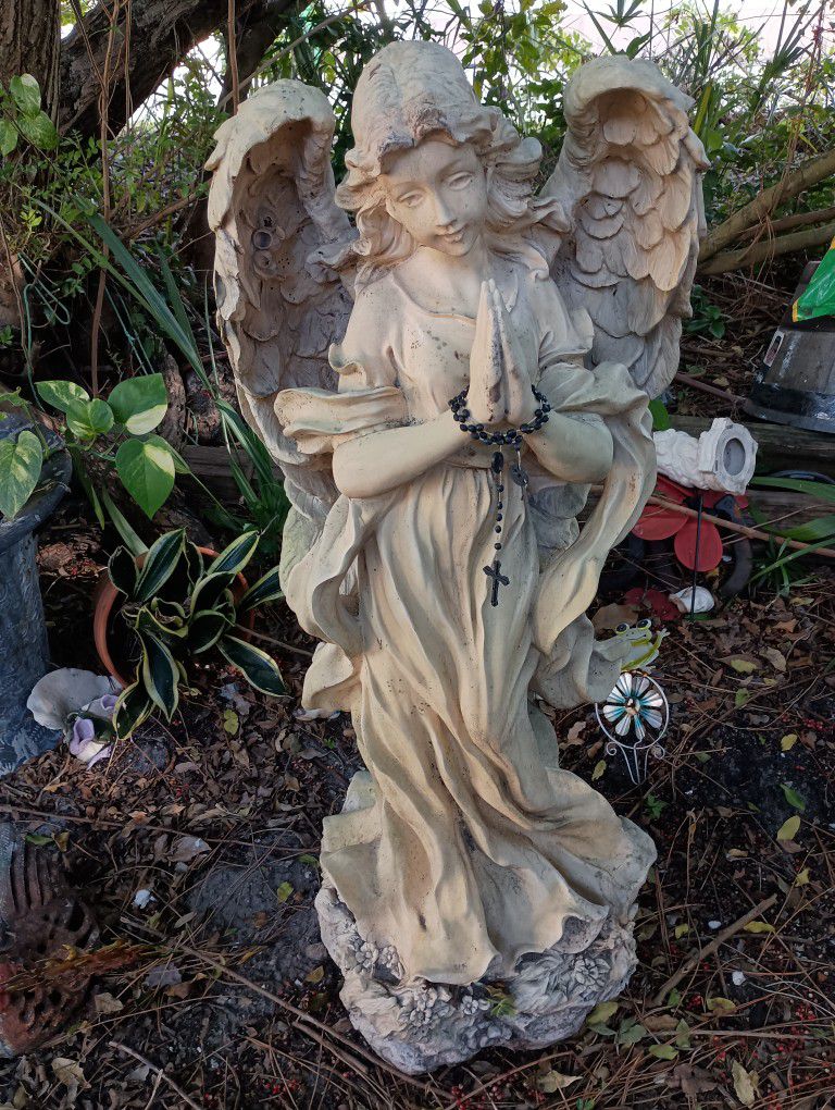 Angel Statue 