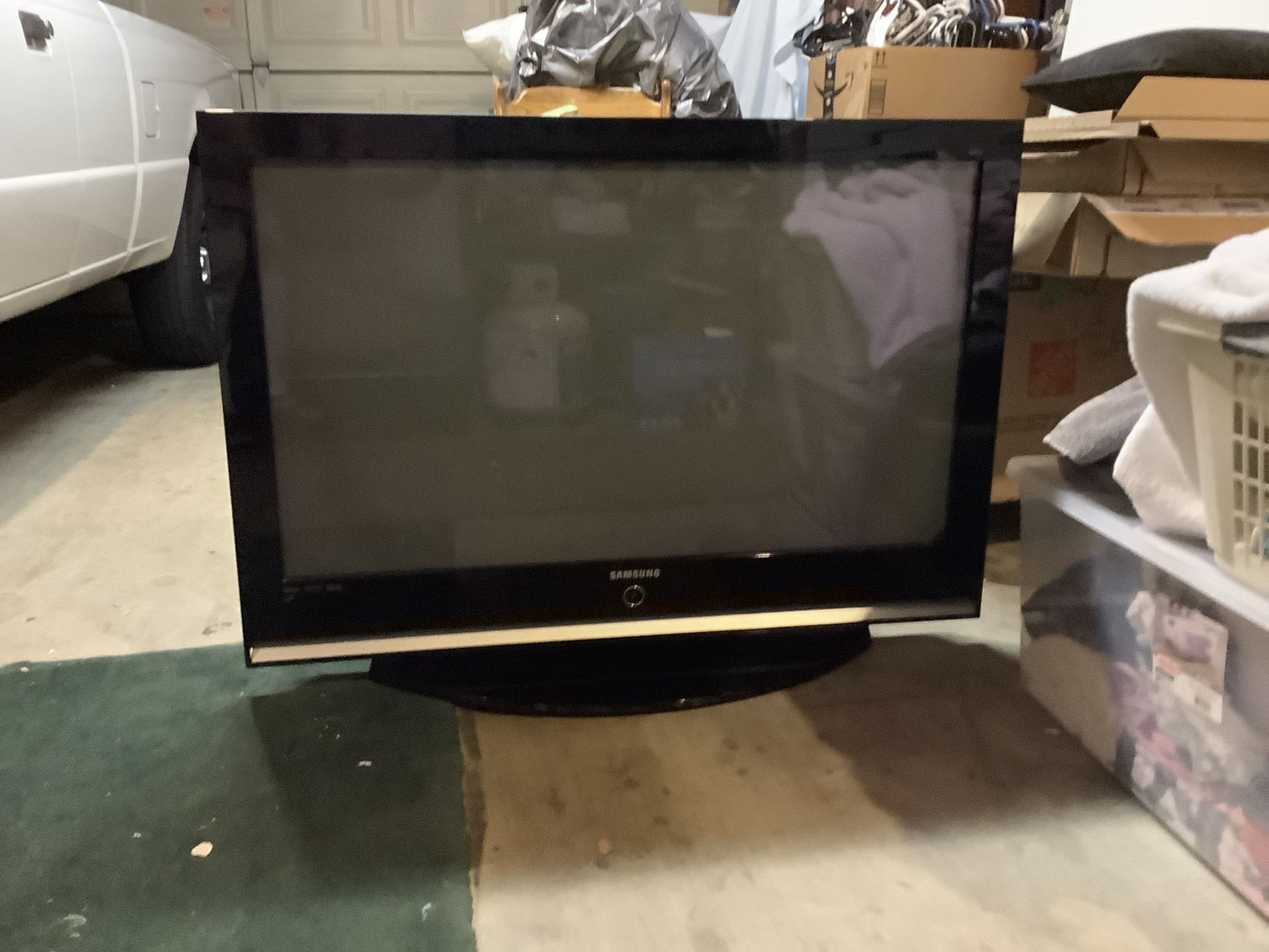 Samsung HP-S4253 42-Inch Plasma HDTV w/stand