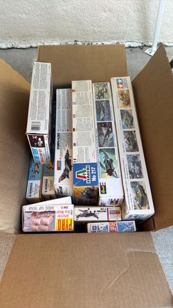 Vintage Plastic Model Kit Lot