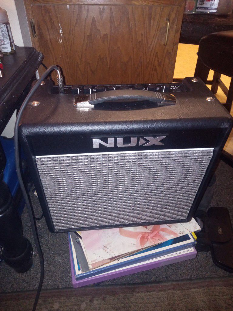 Nux Guitar Amplifier 