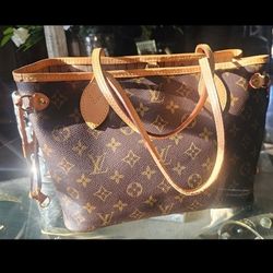 LOUIS VUITTON