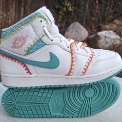 Fabulous Nike Air Jordan 1 Mid SE Youth Size 7Y Teal Stitch White Sneakers 