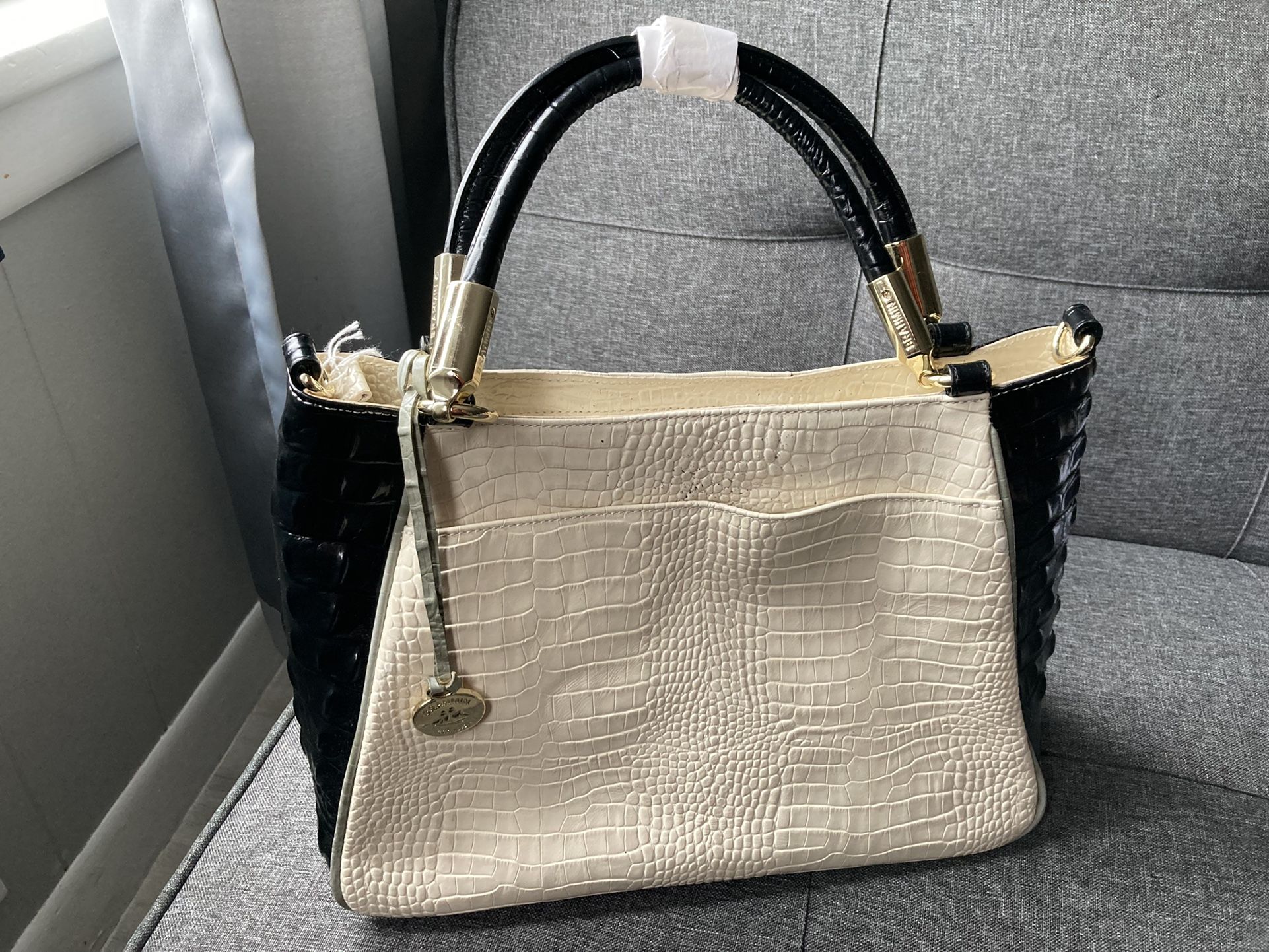 Brahmin Women Hand bag Like New 