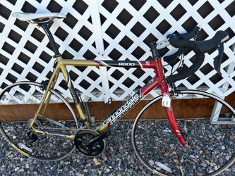 Cannondale r800 Optimo road bike. READ DESCRIPTION
