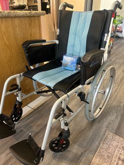 Lightweight wheel chair