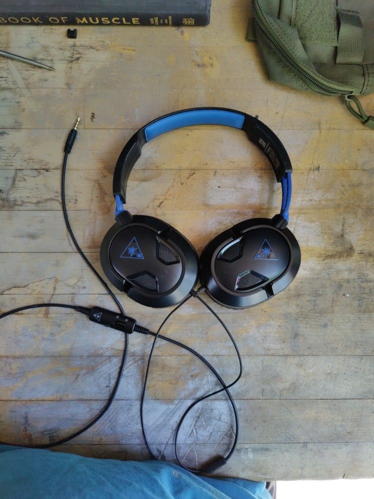 Turtle Beach Head Phones Recon 50's