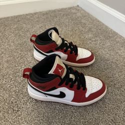 Jordan AJ 1 Mid Kids Size 13 C