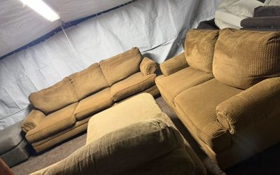 Brown couch and love seat good condition clean we sell all the time