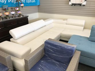 Brand new Sectional, off white