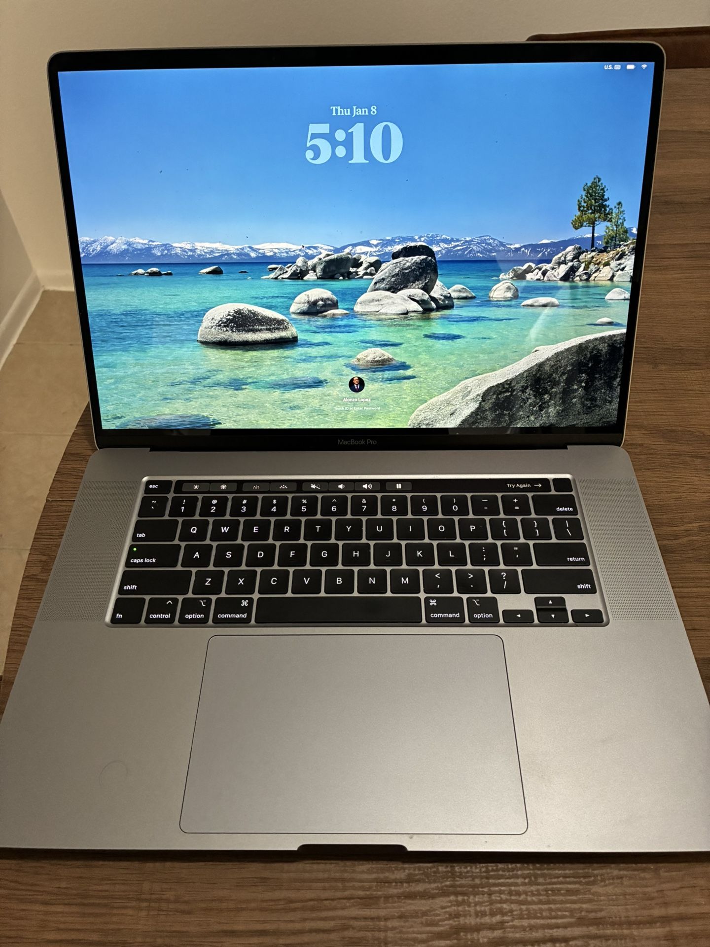 MacBook Pro 16 Inch