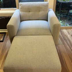 Arm Chair With Ottoman