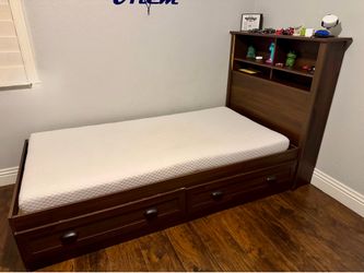 Twin size bed