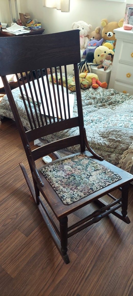 Vintage Rocking Chair 