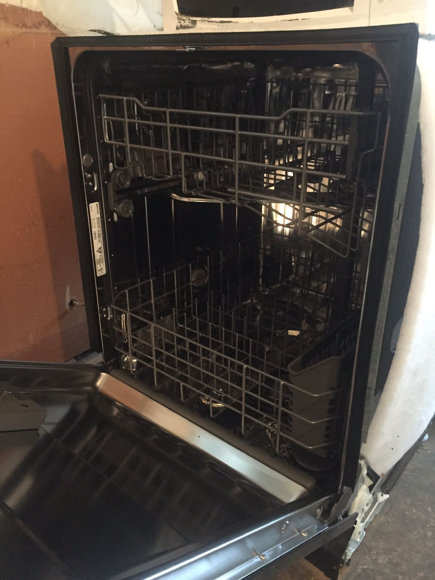 Maytag dishwasher