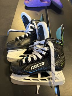Bauer Youth Hockey Skates Y12 Size
