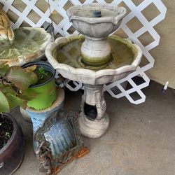 Plastic bird bath 30 firm