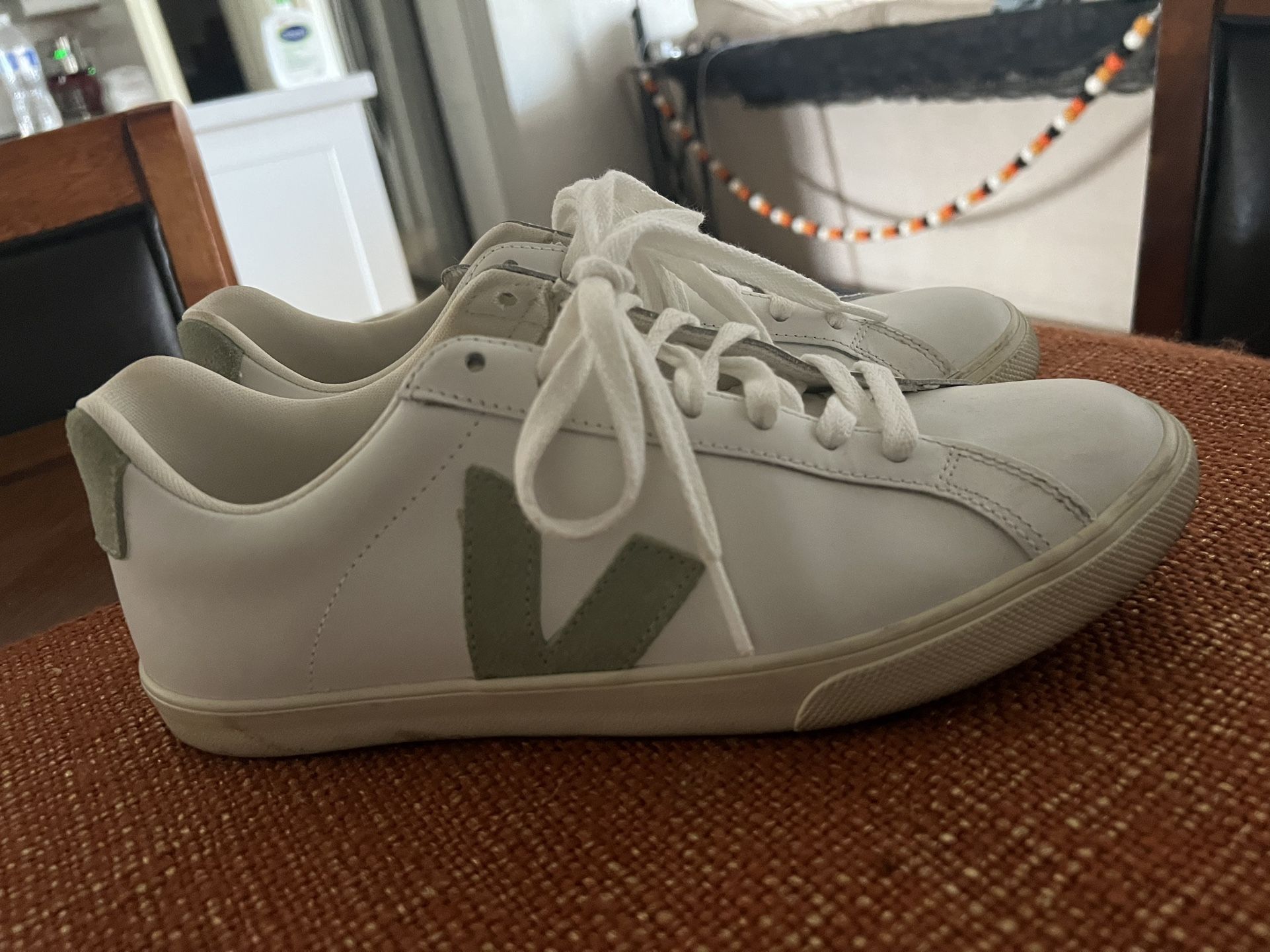 Veja Women’s Tennis Shoe