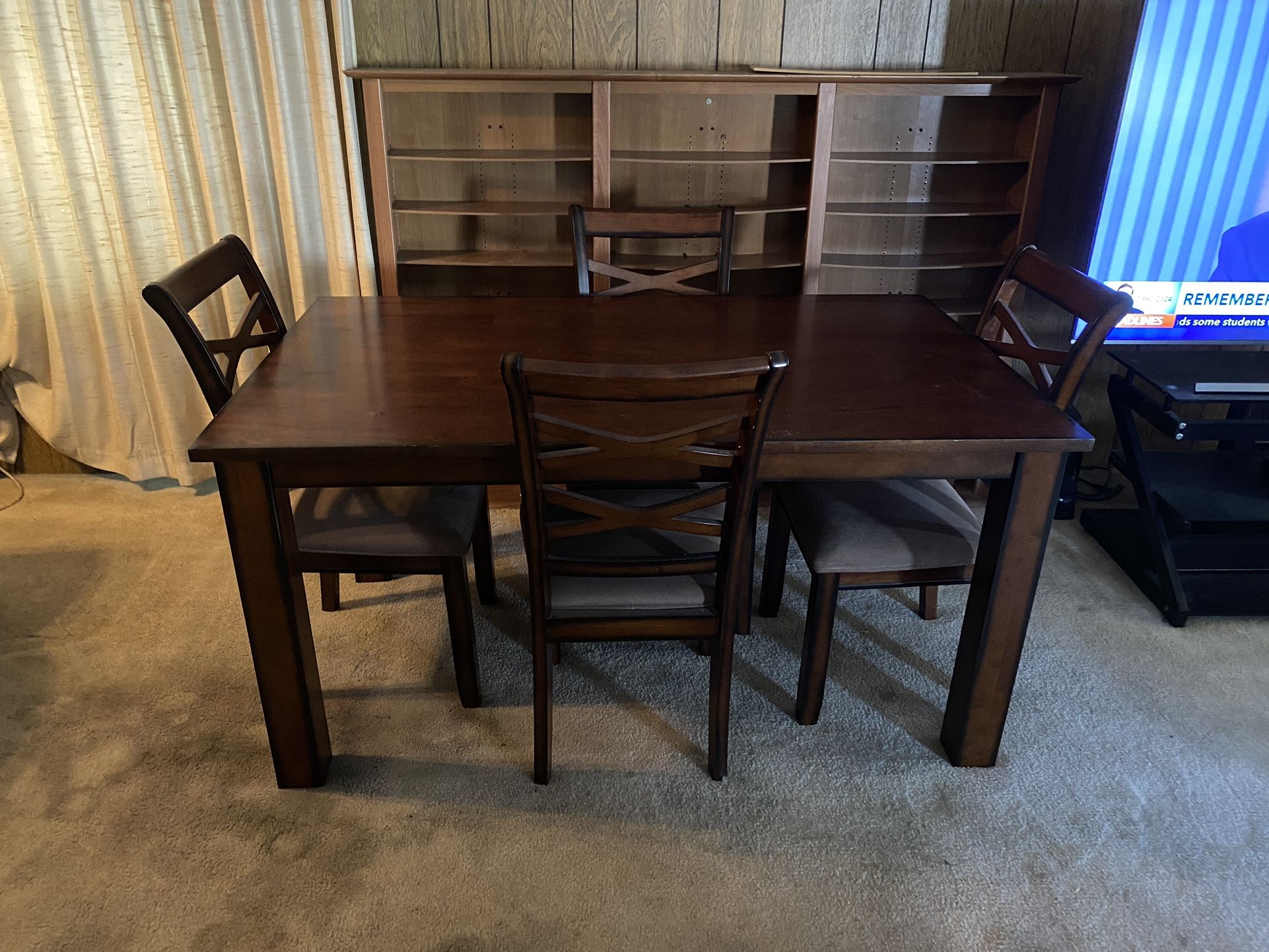 Dining Room Set With 4 Chairs 