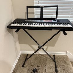 🎹 Yamaha PSR-F50 Keyboard – Excellent Condition + Stand + Power Adapter