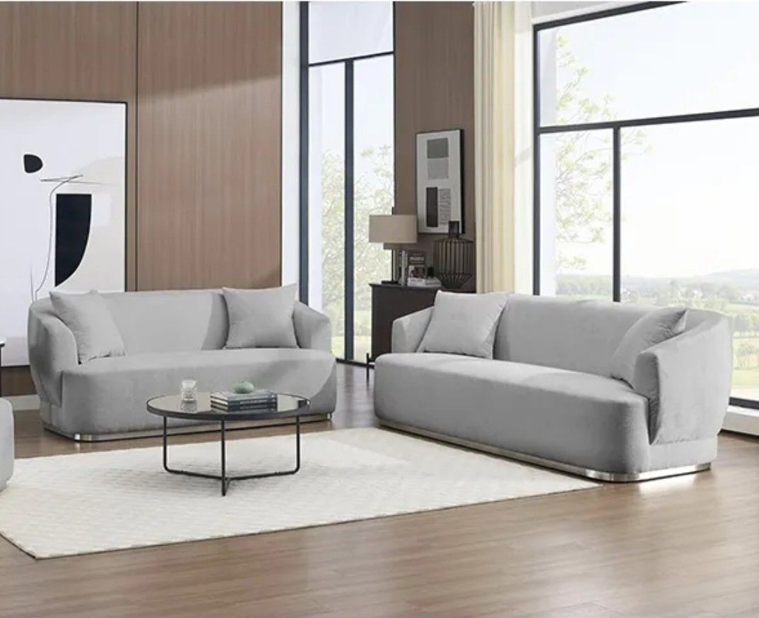 2 PC SOFA AND LOVESEAT NEW IN BOX