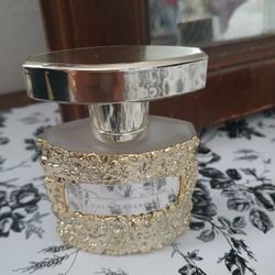 Oscar De La Renta Perfume