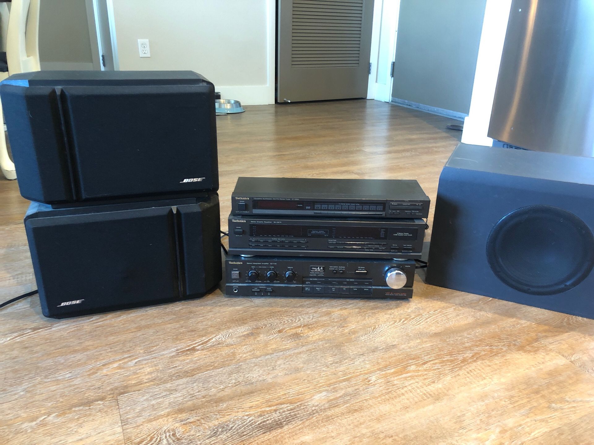 Techtonics home speaker system w/ Bose speakers