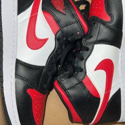 Air Jordan 1 Mid
