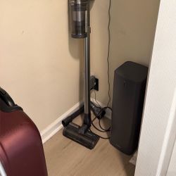 Samsung Cordless Vacuum With Dust Storage