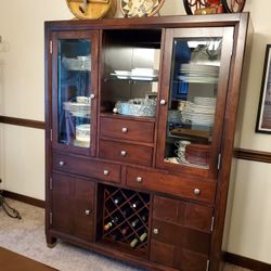 Broyhill , Dark Finish Solid Wood With Veneer  Bottom Panels