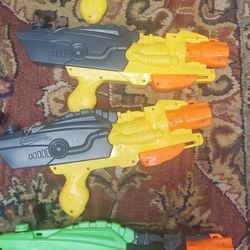  4 Water Guns