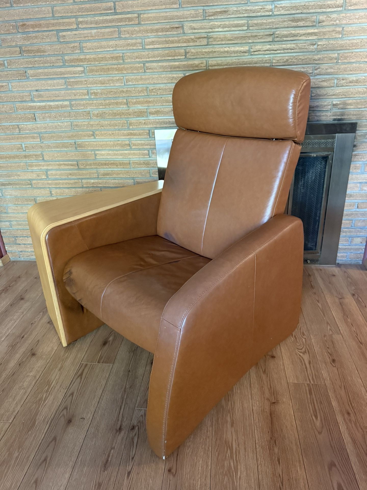 TERRIFIC lounging chair - quality Norwegian construction - reclines - table - delivery available