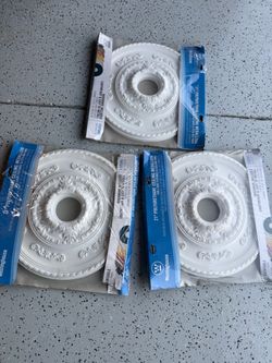 Ceiling medallion